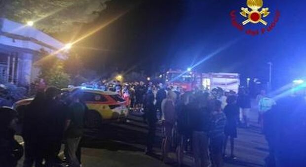 Villafranca. Scoppia l'incendio in hotel, 600 ospiti evacuati in fretta nella notte