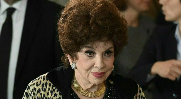 https://statics.cedscdn.it/photos/MED/52/42/8595242_15155730_6932076_16151354_gina_lollobrigida_dimessa.jpg