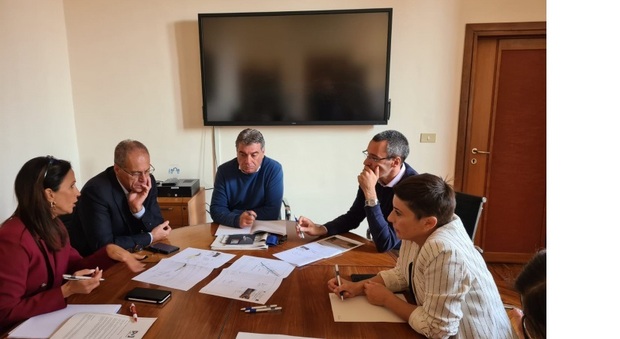 L'incontro tra il sindaco Massimo Seri, gli assessori e l'amministratore regionale Stefano Aguzzi