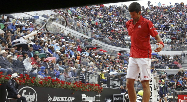 Ibi16, Djokovic si arrabbia e lancia la racchetta: finisce sul pubblico