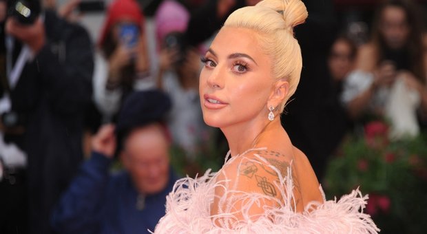 «È nata un'attrice», tutti pazzi per Lady Gaga a Venezia