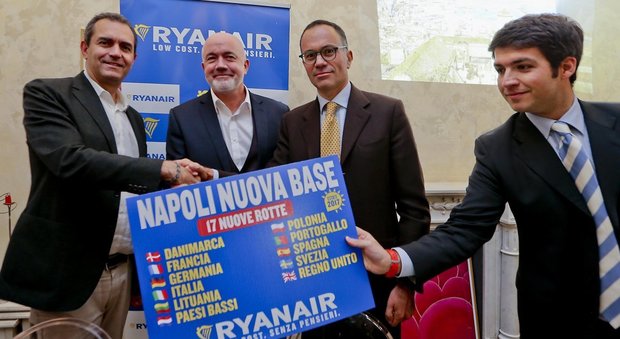 Ryanair sceglie Napoli: 17 nuove rotte. IL sindaco De Magistris con David Ò Brien, Chief commercial officer