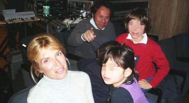 Alexia Canestrari ed Emanuele Tornaboni con i figli