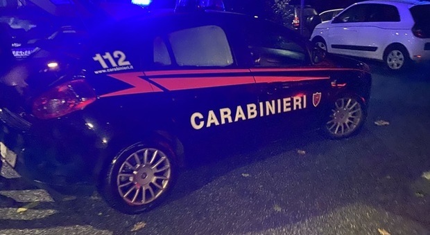Roma, 52enne pestato e rapinato nel parcheggio del supermarket a Corso Francia: 4 arresti