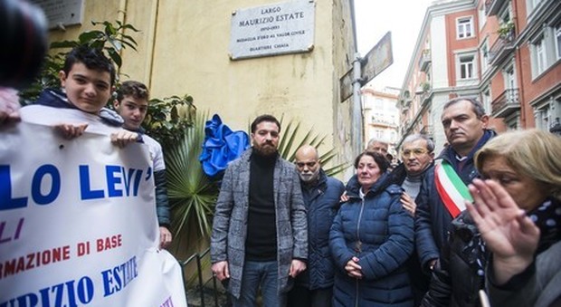 Napoli intitola un largo a Maurizio Estate, de Magistris: «Più risorse contro criminalità e babygang»