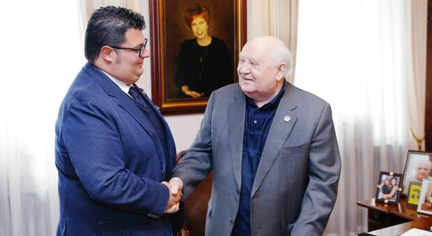 Gorbaciov compie 91 anni, Iovino: «Ricordiamo il suo impegno per la pace»