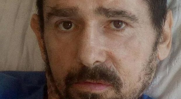 Uomo senza identità da mesi vive in ospedale a Roma: «Non ha memoria, non può lasciare la struttura»