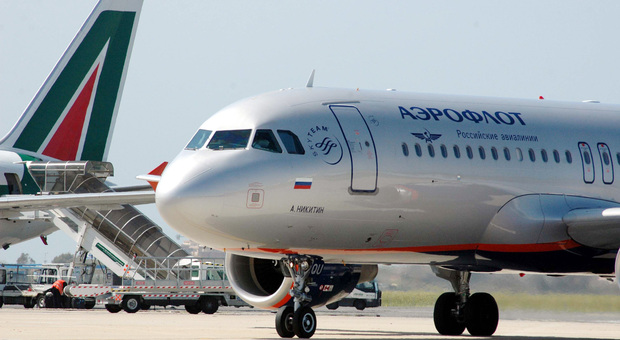 Voli sospesi per la guerra in Ucraina: licenziamento collettivo per il personale della russa Aeroflot