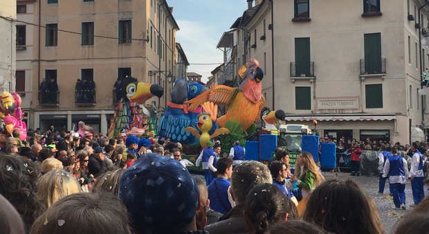 Il Carnevale di Bassano da record: 20 mila presenze in Piazza Libertà