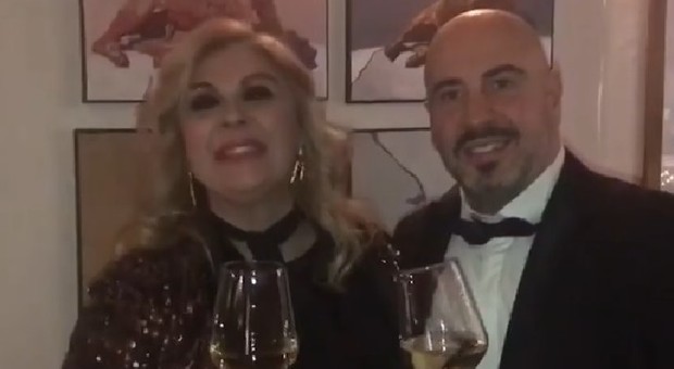 Tina Cipollari, Capodanno col suo Vincenzo Ferrara e gli auguri per un buon 2019