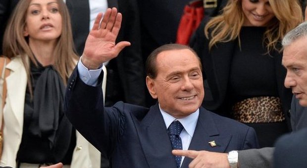 Silvio Berlusconi con Maria Rosaria Rossi e Francesca pascale