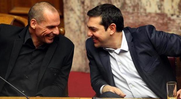 La Grecia: "Prestiti per altri sei mesi". Ma Berlino gela Tsipras: "No alla proroga"