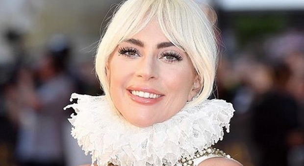 Lady Gaga, (il meraviglioso) anello di fidanzamento che ha un prezzo da capogiro