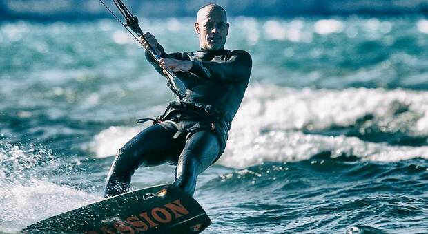 L’odissea del kitesurfer Alessandro Ognibene: «Un anno senza giustizia»