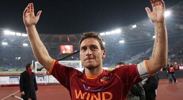 Il 10 year challenge di Totti: «Qualcosa è cambiato, ma non il cuore e la passione»