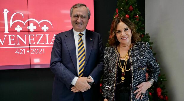 Patrizia Mirigliani con il sindaco Brugnaro