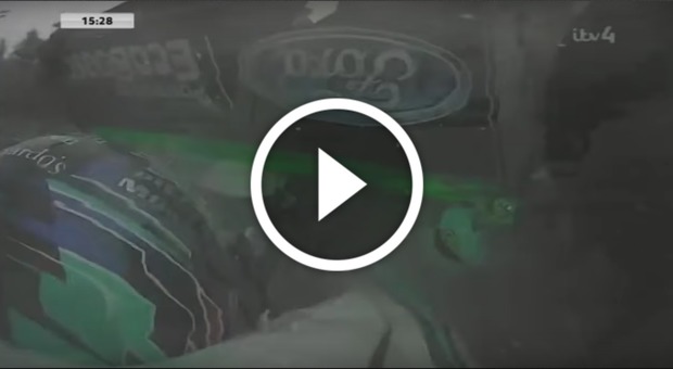 Il terrificante incidente del pilota 17enne Billy Monger a Donington Park -Video choc (YouTube)