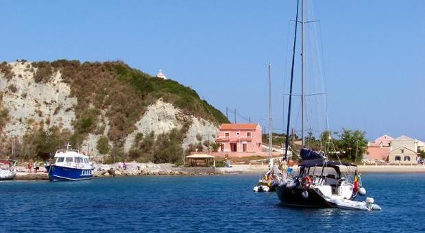 Grecia, «Respinti perché italiani»: l'odissea nelle isole di tre diportisti salentini