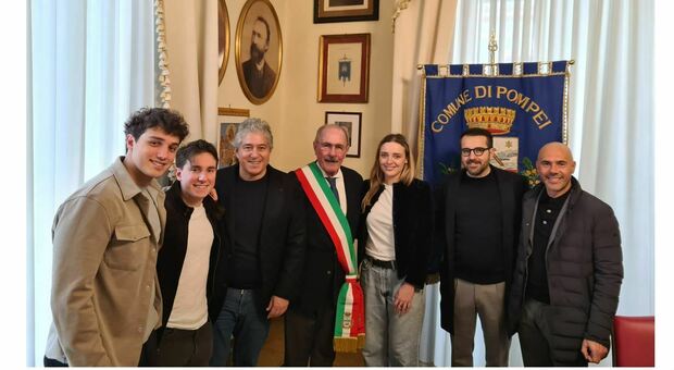 Finnegan Biden a Pompei con il sindaco Carmine Lo Sapio e gli amici Luca e Giacomo Giordano, figli dell'oncologo napoletano Antonio