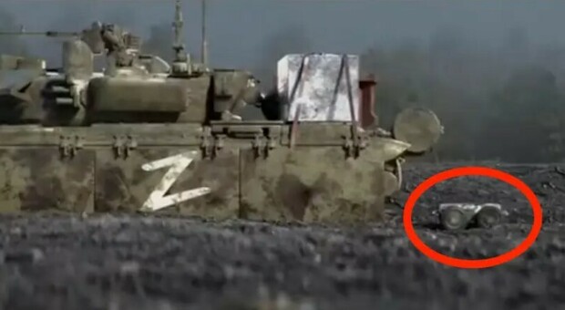Ucraina, ecco Ratel S: il nuovo robot kamikaze di Kiev che passa sotto i tank ed esplode