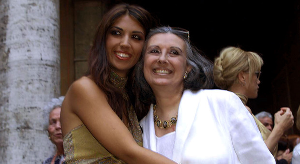 Addio a Laura Biagiotti, la figlia Lavinia: «Non ha mai smesso di essere una mamma»