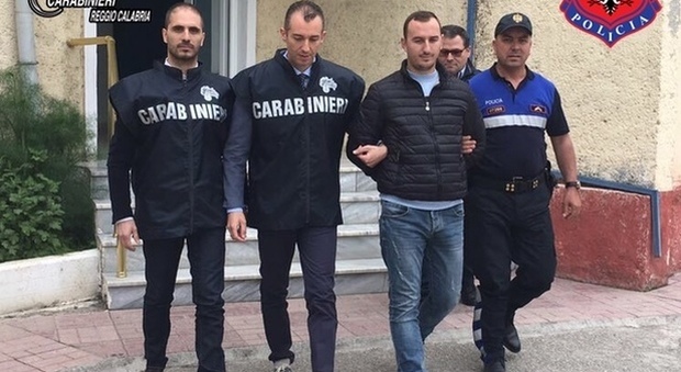 Arrestato latitante-camionista inseguito fino in Albania