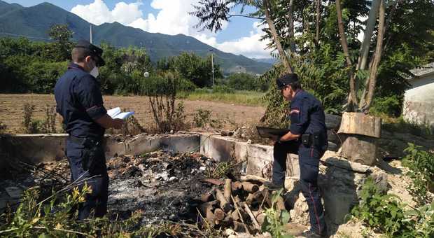 Terra dei fuochi, due arresti a Caserta: sorpresi a bruciare rifiuti speciali