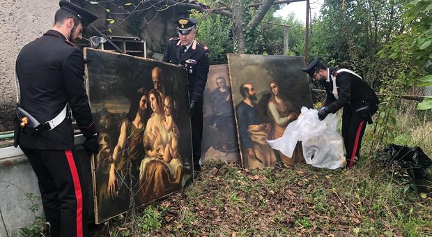 Roma, in un casolare abbandonato trovati dipinti del XVII secolo: erano stati rubati nel 2001 da un albergo ai Parioli
