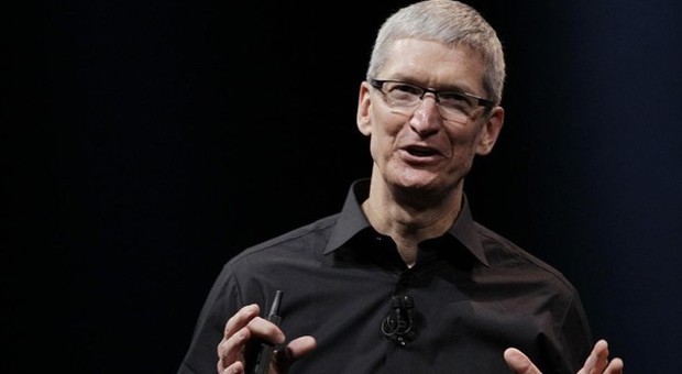 Apple, l'ad Tim Cook donerà suo patrimonio in beneficenza