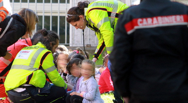 Fuga di gas alla scuola materna: evacuati 160 bambini, 16 intossicati lievi