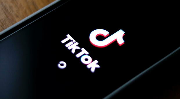 TikTok, la Casa Bianca sostiene una legge per vietarlo: via libera del congresso solo se «è urgente»