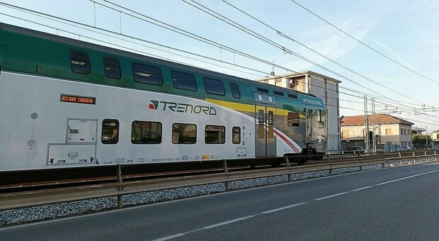 Milano, viaggiava aggrappato al treno con la droga nel marsupio: Polfer arresta 29enne