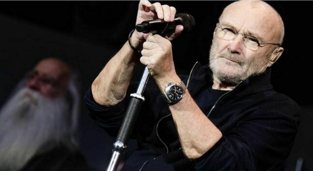 Phil Collins è peggiorato, le parole choc del fondatore dei Genesis Mike Rutherford: «Non si muove più»