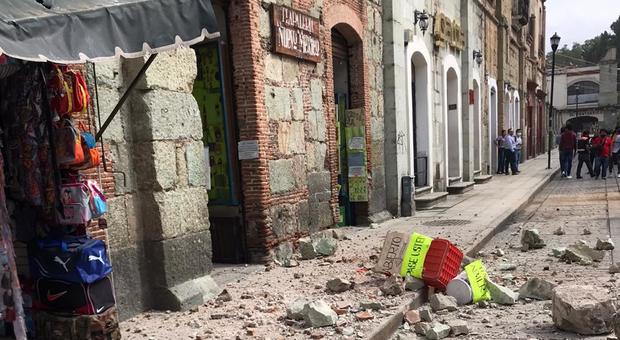 Terremoto in Messico, la scossa squarcia le strade