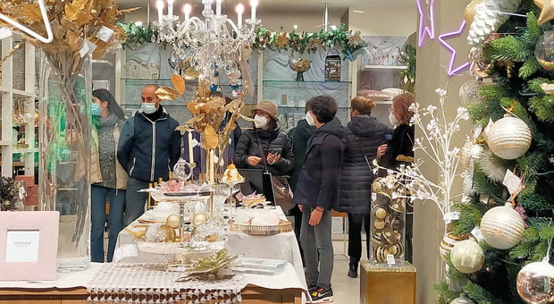 Spese e shopping di Natale: in Puglia meno di 200 euro a persona per regali e cenoni