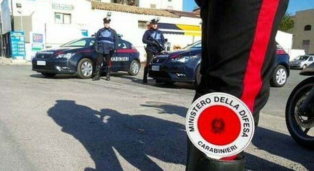 Risultato positivo al Covid, un 65enne di Borbona, Rieti, è stato fermato dai carabinieri mentre era in giro a passeggiare