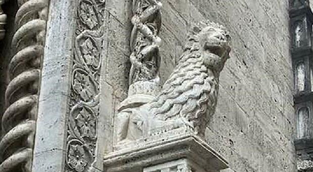 Ascoli, portale della chiesa di San Francesco: scatta il restauro assieme a Gabrielli