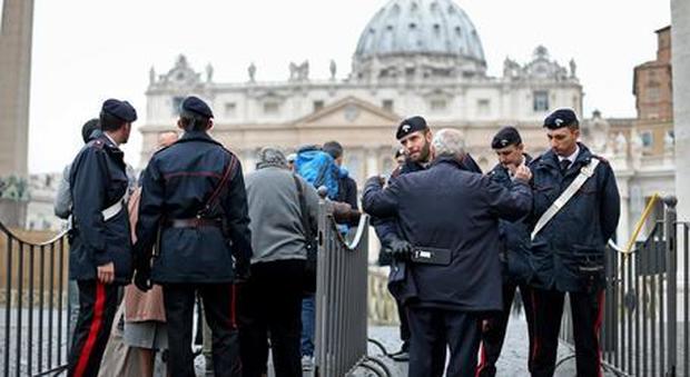 Terrorismo, l'allarme degli 007: Italia più esposta, si temono nuovi attacchi tipo Parigi