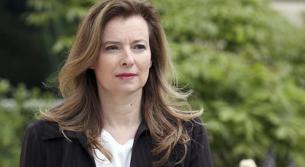 Valerie Trierweiler, choc per l'ex compagna di Hollande: il figlio trovato positivo alla cocaina