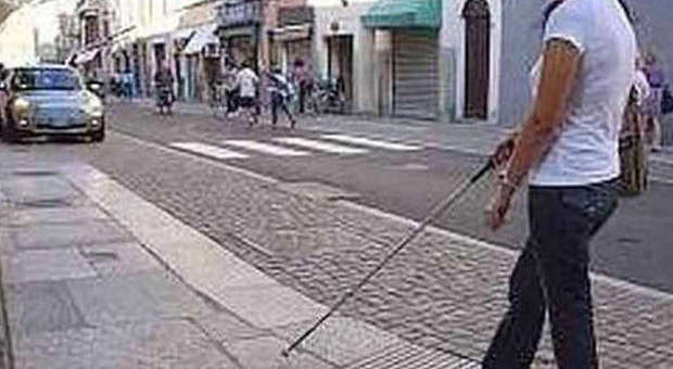 Non succede solo a Napoli: a Milano falsa cieca da 25 anni percepiva l'invalidità