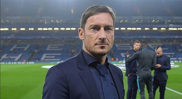 Francesco Totti è ufficialmente un agente sportivo domiciliato: ma l'indagine Figc resta aperta