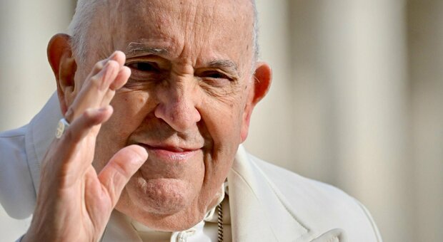 Papa Francesco e complotti in Vaticano: «Manovre di corte da abbandonare». Il libretto anonimo per orientare il voto in conclave
