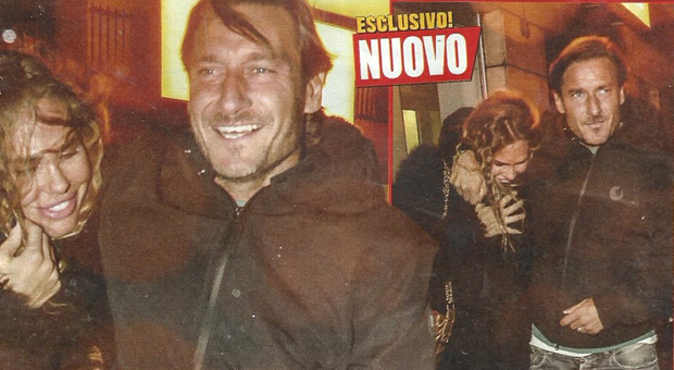 Francesco Totti e Ilary Blasi, uscita serale nella Capitale (Nuovo)