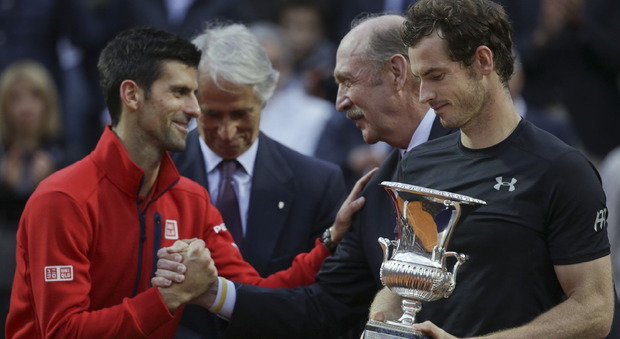 Murray interrompe il dominio di Djokovic: compleanno con trionfo per lo scozzese