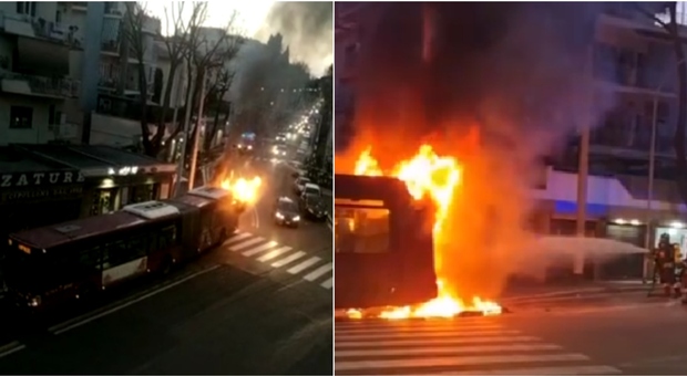 Bus Atac a fuoco a Montesacro: i vigili del fuoco domano le fiamme, nessun ferito