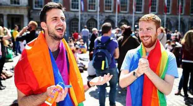 Gay in piazza a Dublino