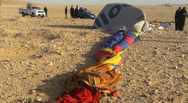 Egitto, mongolfiera con 20 turisti precipita: un morto e 12 feriti