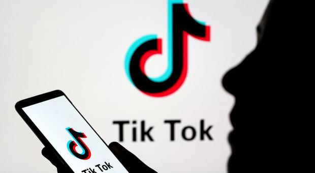 «TikTok trasferisce i dati in Cina»: studentessa fa causa, è il primo caso