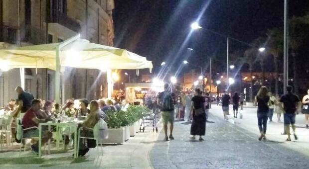 Brindisi, la svolta estiva sui parcheggi: centro aperto al traffico e alla sosta anche nelle ore serali