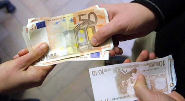 Estorsione ai commercianti: vittime costrette a pagare 500 euro al mese. Quattro arresti